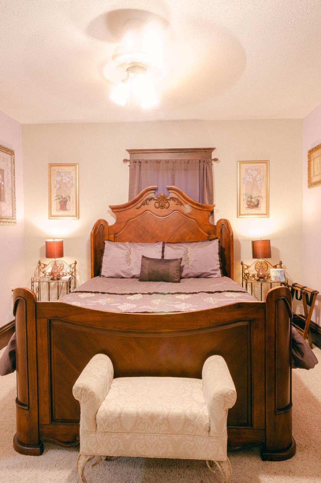 Bed and Breakfast The Wolf Manor à Ellinwood Extérieur photo