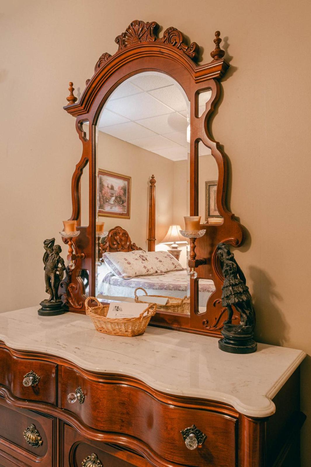 Bed and Breakfast The Wolf Manor à Ellinwood Extérieur photo